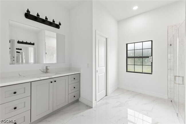 Building Photo - 2208 Nelson Rd N