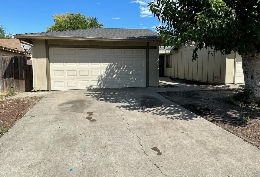 Building Photo - 2706 Plantation Pl
