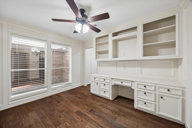 Building Photo - 6511 Pauma Dr