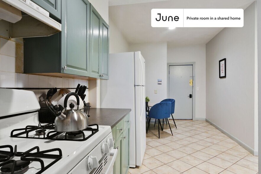 Building Photo - Room in Shared 4 bed/1 bath home