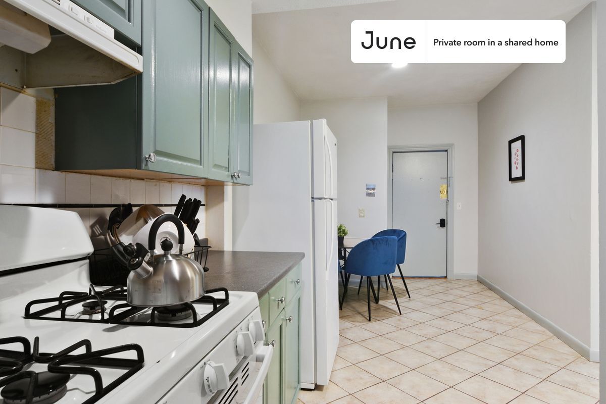 Building Photo - Room in Shared 4 bed/1 bath home in Allston