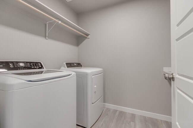 Building Photo - You can be HOME in this beautiful townhome!