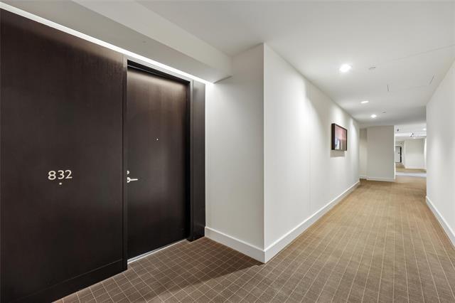 Building Photo - 2408 Victory Park Ln