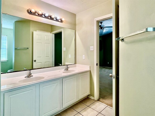 Building Photo - 16219 Sandy Path Ln