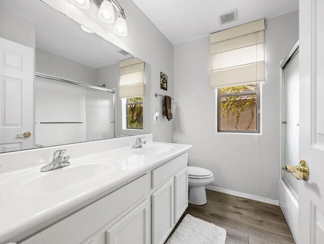 Building Photo - 4613 E Tumbleweed Dr