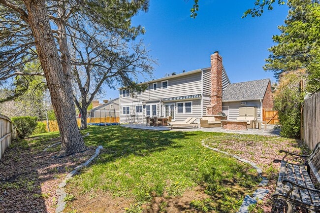 Building Photo - Gorgeous Home in Centennial w/Beautiful Fi...