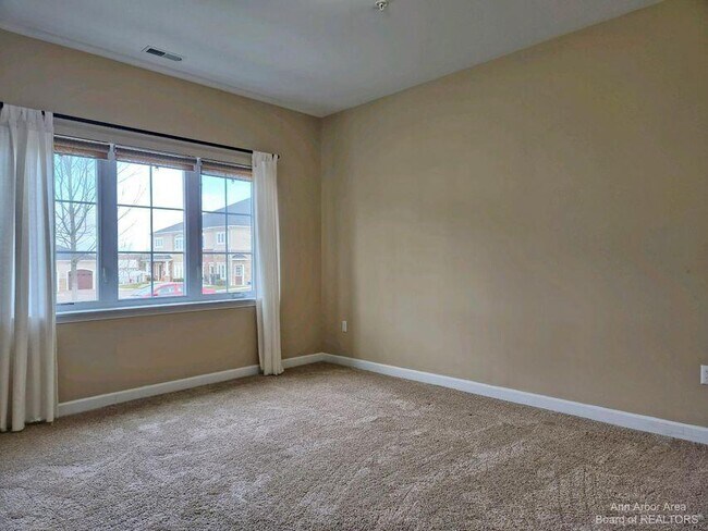 Building Photo - 5643 Arbor Chase Dr