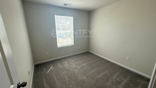 Building Photo - 2802 Legacy Rdg Ln