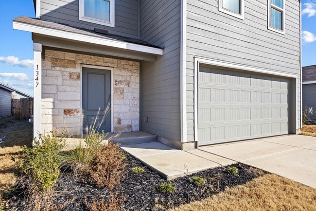 Building Photo - 1347 Neria Lp