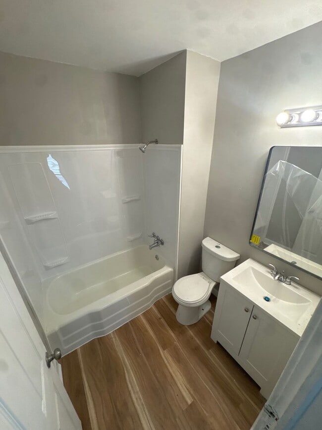 Building Photo - 4 Bedroom Home for Rent in Glenville – Cleveland