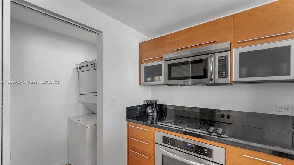 Building Photo - 253 NE 2nd St