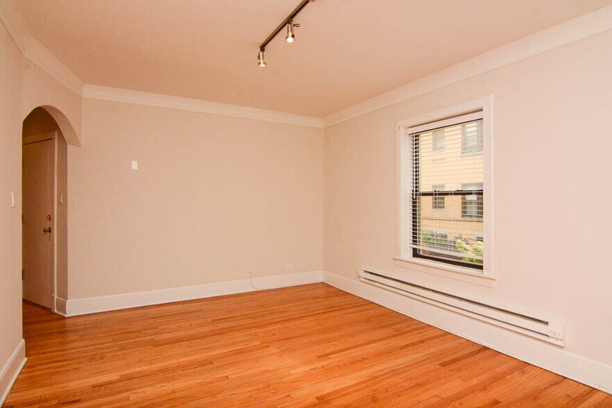 Building Photo - 2330 N Rockwell St