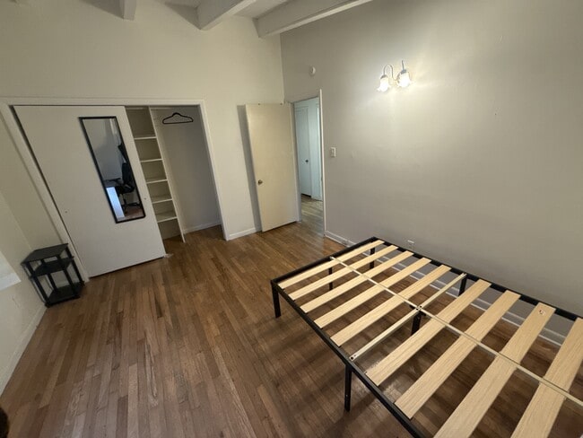 Building Photo - 1009 Hampton St NW