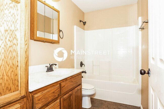 Building Photo - 4 Bedroom Pet-Friendly Home in Norman, OK with Main Street Renewal