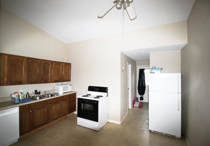 Building Photo - 4115 Burgundy St