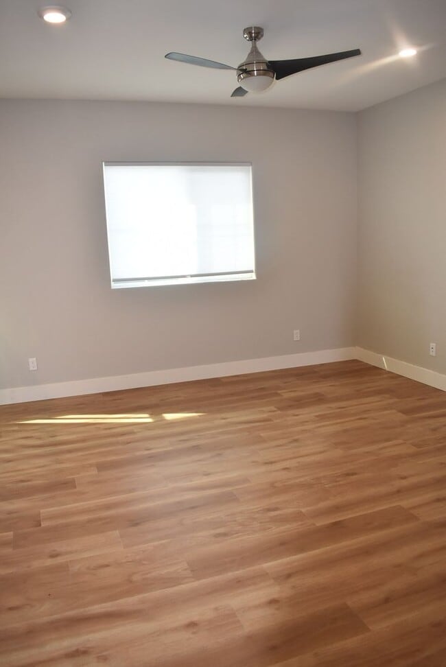 Building Photo - Newer home in beautiful Winters!