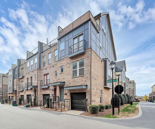 Building Photo - Stunning 3BD/3.5BA End Unit w/ City Views!