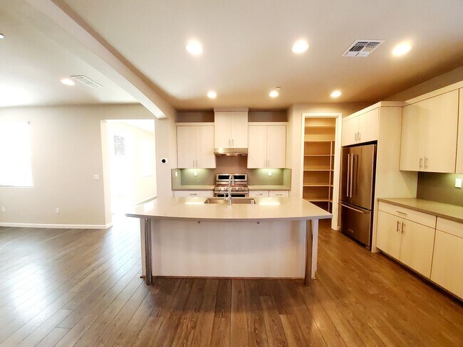 Building Photo - 618 Montage Cir