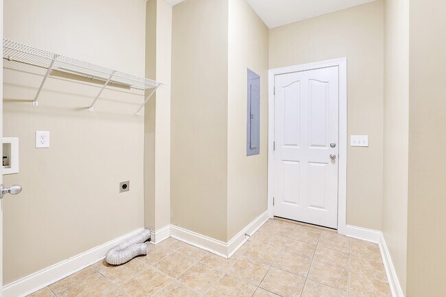 Building Photo - 614 Greene Dr