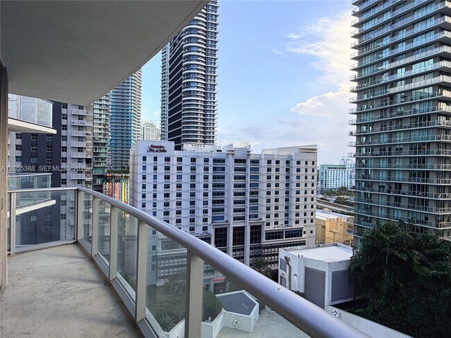Building Photo - 1100 S Miami Ave