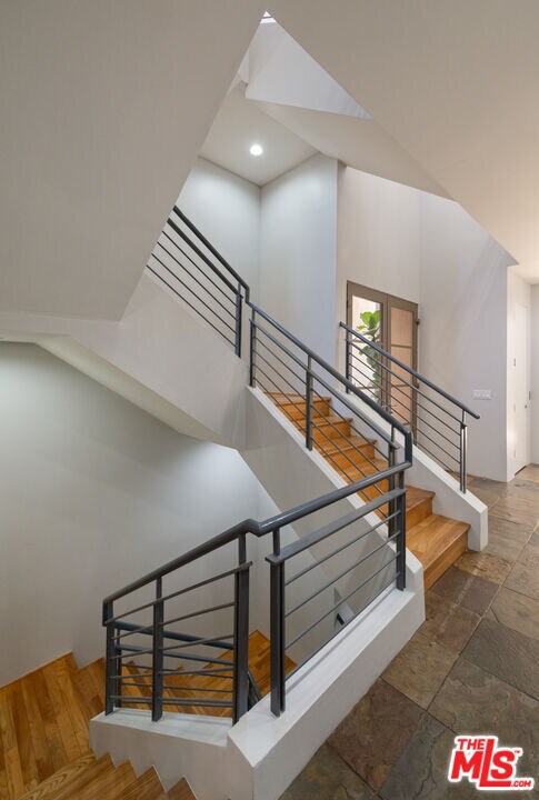 Building Photo - 143 Union Jack Mall