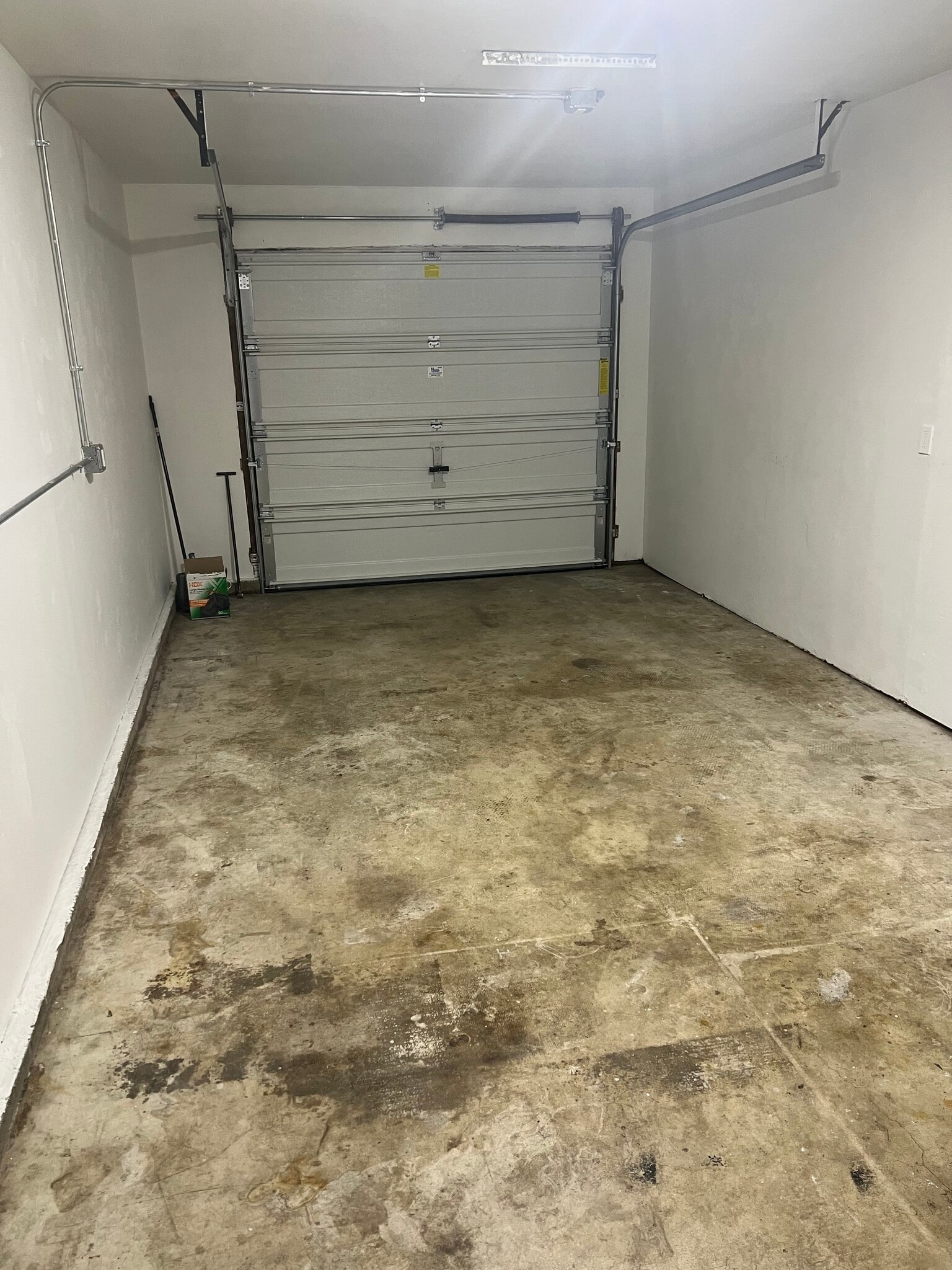 1 car garage - 14310 NE 14th Cir