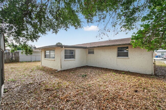 Building Photo - Beautiful 2 Bedroom, 2 Bathroom, 1 Car Garage home for rent.