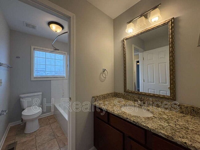 Building Photo - 2030 N College Ave