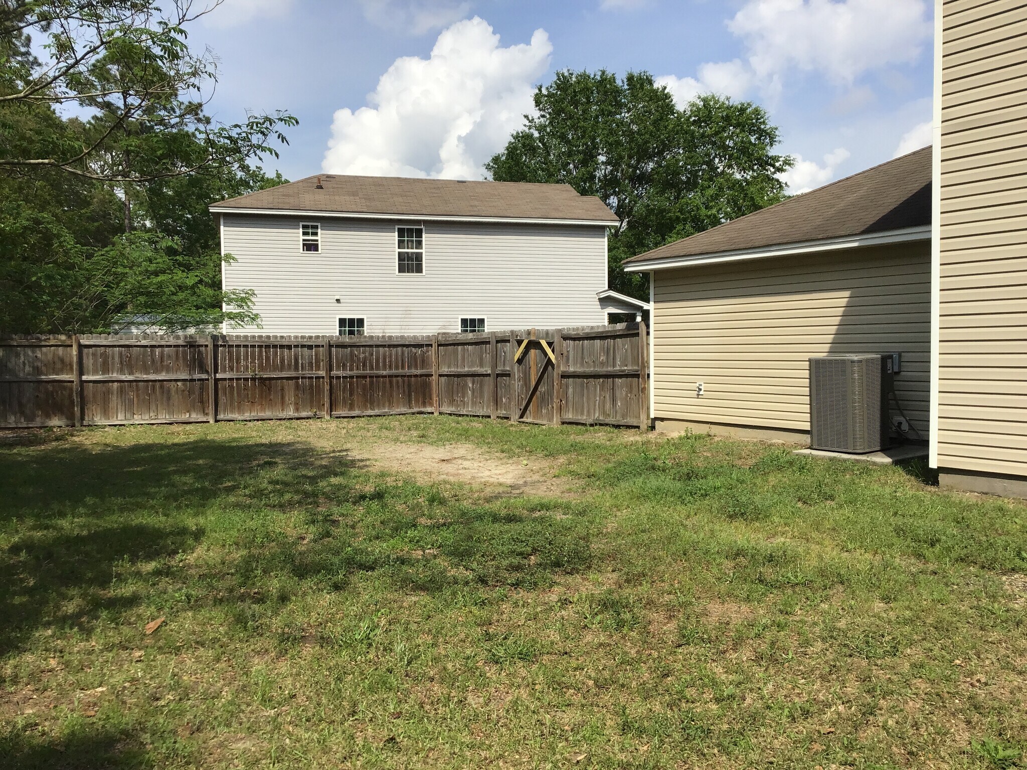 Building Photo - 130 Crossing Cir