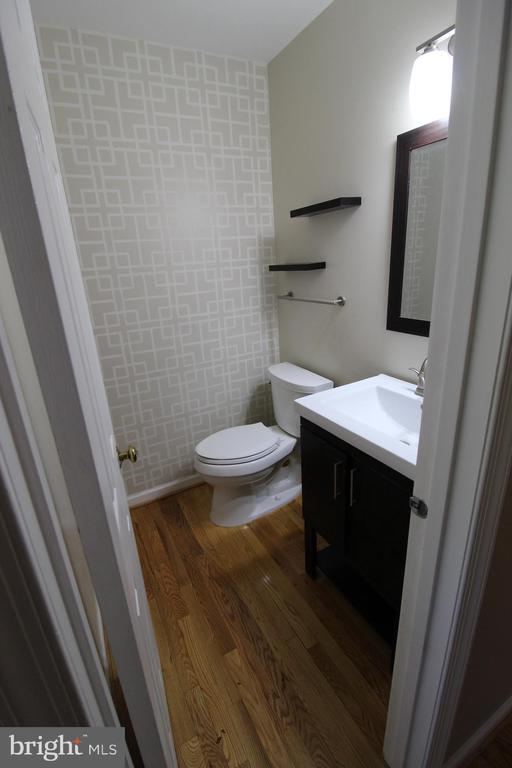 Building Photo - 6055 Meyers Landing Ct