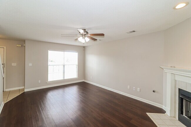 Building Photo - 2792 Shady Well