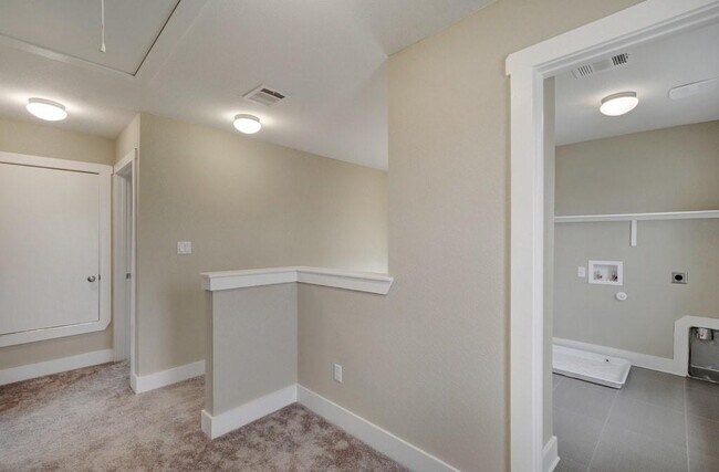 Building Photo - 708 Coconut Grove St
