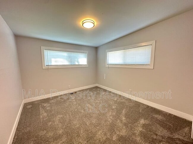 Building Photo - 2928 W Lehi Dr