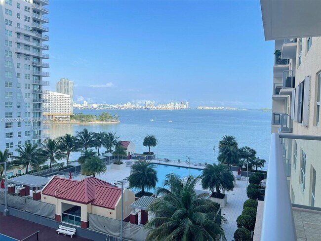 Building Photo - 1155 Brickell Bay Dr