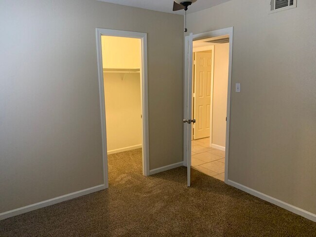 Building Photo - Great 3 bedroom 2 bath home