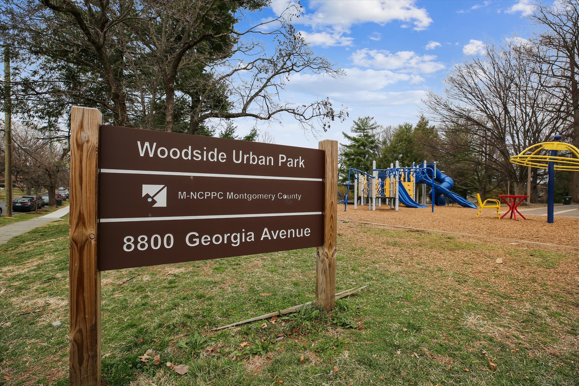 1 Block to Woodside Park - 1320 Fenwick Ln