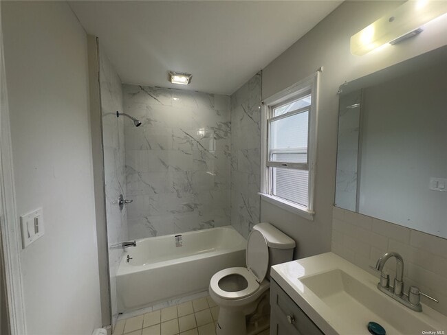 Building Photo - 26 Adams St