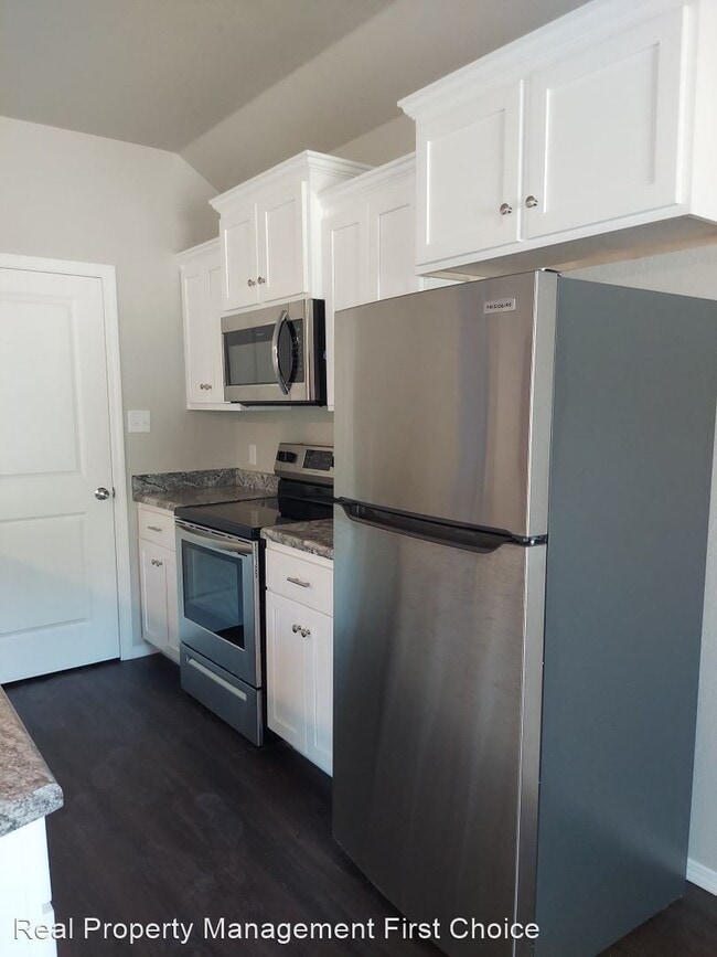 Building Photo - 2 br, 2.5 bath House - 2124 Ingalls Lane S...