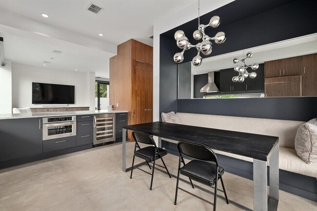 Building Photo - 1208 Hillside Ave