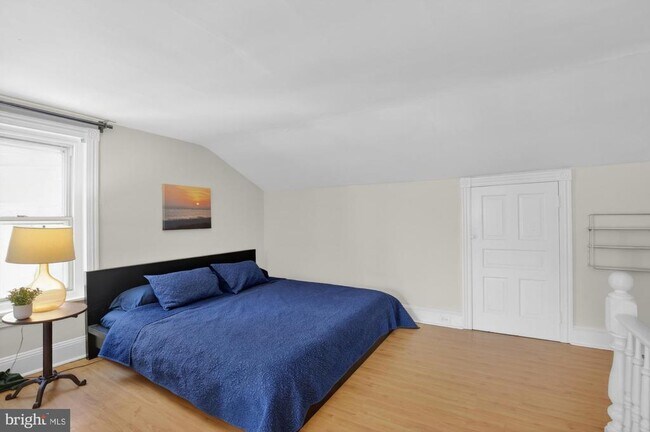 Building Photo - 4315 Lauriston St