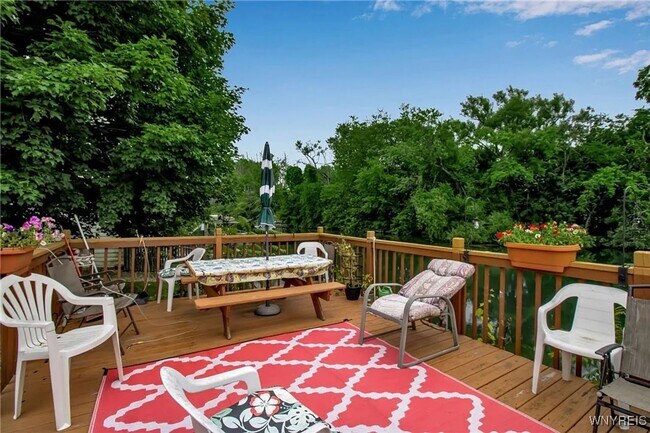 Building Photo - Charming 2BR Condo in Niagara Falls