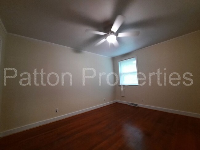 Building Photo - 3017-3019 Longleaf Road - Inside CoC - R13...