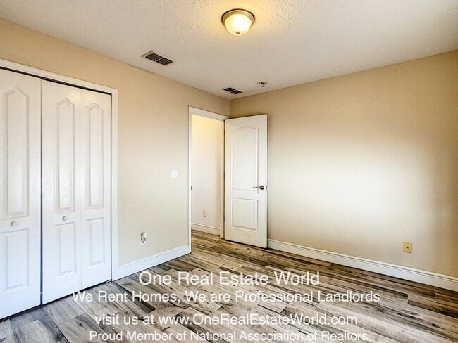 Building Photo - 3942 Lakeside Reserve Ln