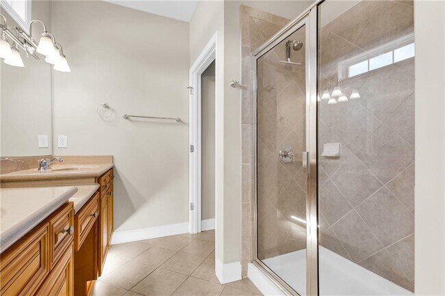 Building Photo - 5358 Manor View Dr NW