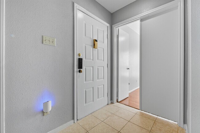 Building Photo - 8055 Cambridge St