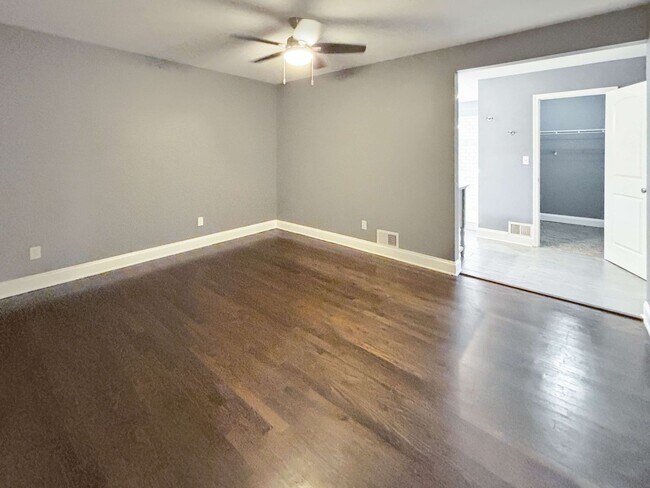 Building Photo - BEAUTIFUL Property in Marietta!