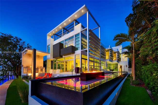 Building Photo - 440 S Hibiscus Dr