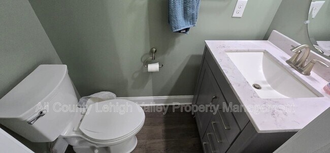 Building Photo - 4413 Stole Rd