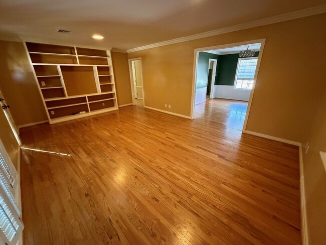 Building Photo - 3500 Patterson Dr