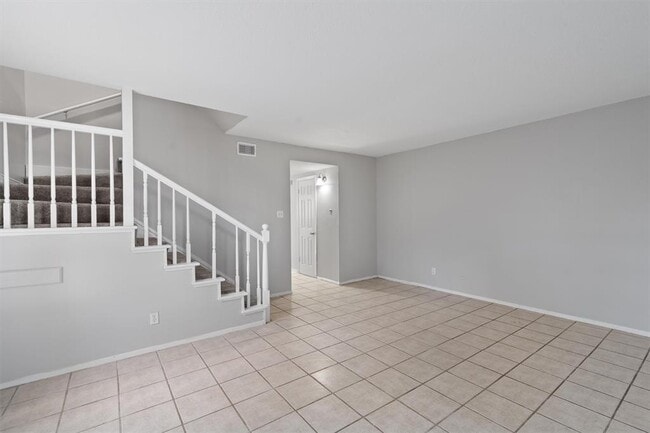Building Photo - 5800 Belmoor Dr